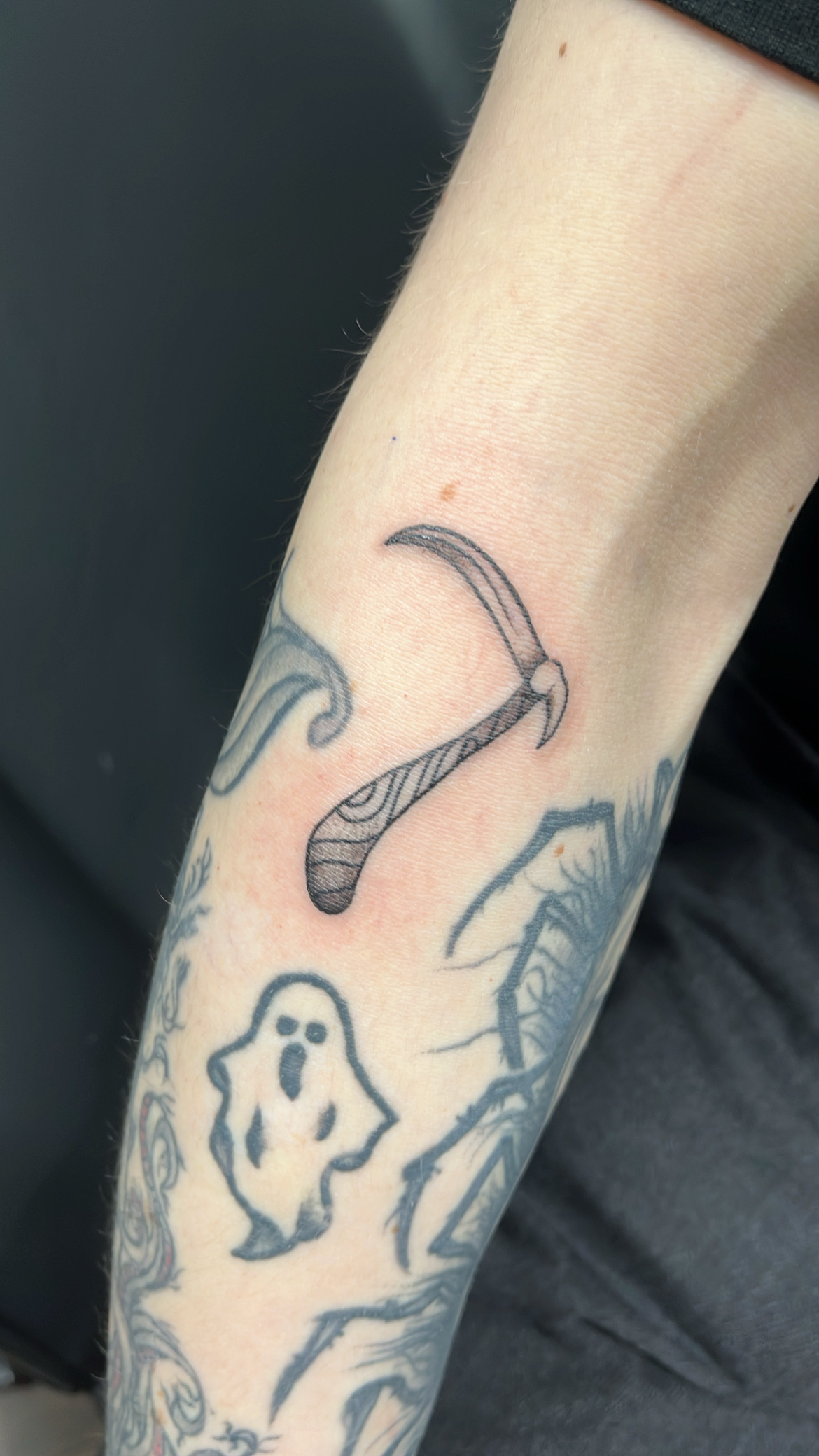 traditional black and grey scythe flash